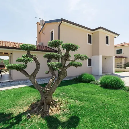 Moderne Mit Privatpool, Meerblick, Babybett, Bbq, Klimatisierte Schlafzimmer - Perfekt Zum Biken *