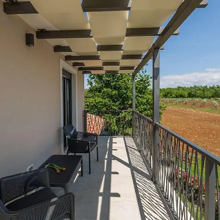 Moderne Mit Privatpool, Meerblick, Babybett, Bbq, Klimatisierte Schlafzimmer - Perfekt Zum Biken * Radmani