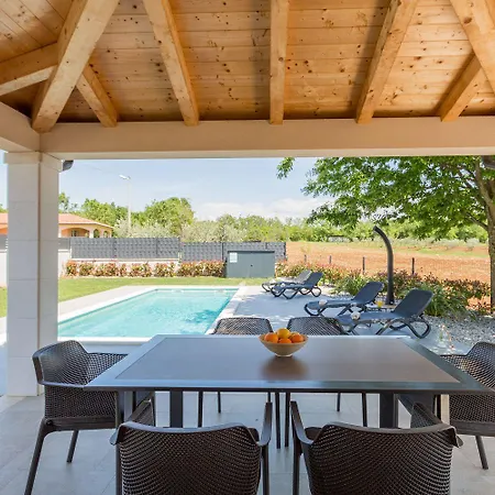 Moderne Mit Privatpool, Meerblick, Babybett, Bbq, Klimatisierte Schlafzimmer - Perfekt Zum Biken Semesterbostad