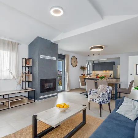 Semesterbostad Moderne Mit Privatpool, Meerblick, Babybett, Bbq, Klimatisierte Schlafzimmer - Perfekt Zum Biken *