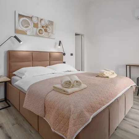 Semesterbostad Moderne Mit Privatpool, Meerblick, Babybett, Bbq, Klimatisierte Schlafzimmer - Perfekt Zum Biken Radmani