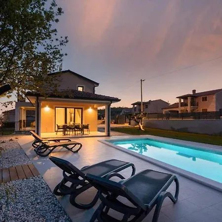 Moderne Mit Privatpool, Meerblick, Babybett, Bbq, Klimatisierte Schlafzimmer - Perfekt Zum Biken Semesterbostad