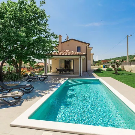 Moderne Mit Privatpool, Meerblick, Babybett, Bbq, Klimatisierte Schlafzimmer - Perfekt Zum Biken Semesterbostad Radmani