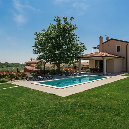 Moderne Mit Privatpool, Meerblick, Babybett, Bbq, Klimatisierte Schlafzimmer - Perfekt Zum Biken Holiday home